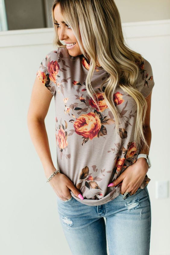Floral tee for spring outfit