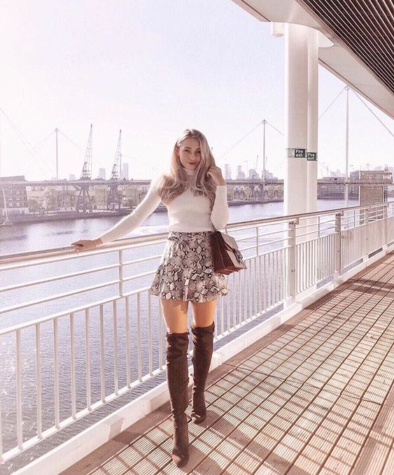 girly spring outfit with printed mini skirt