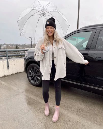 denim jeans and legging for stunning rainy outfit look