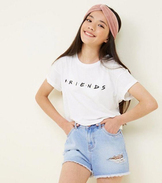 trendy graphic tee for teenage girl