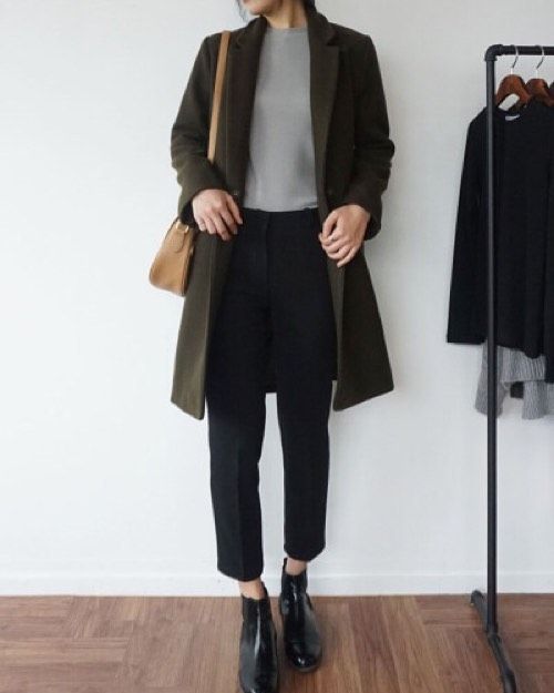 minimalist outfit in earthy color palette