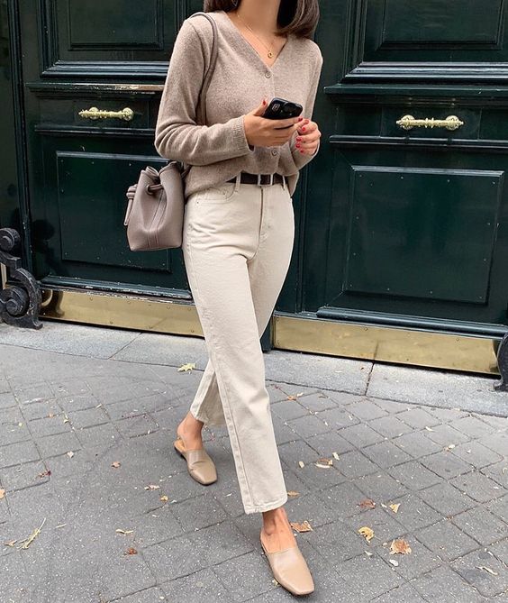 neutral color minimalist outfit style