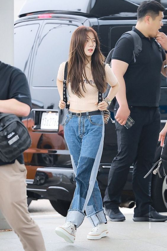 Jisoo's chic street style