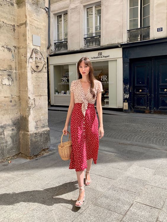 Lovely Parisian summer fashion style