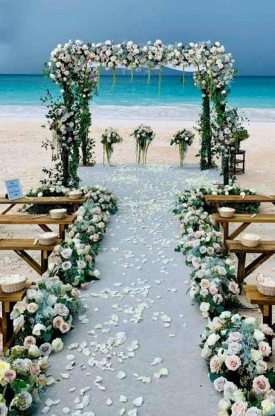 beautiful beach wedding decor