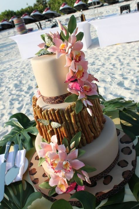 Hawaiian bridal cake idea