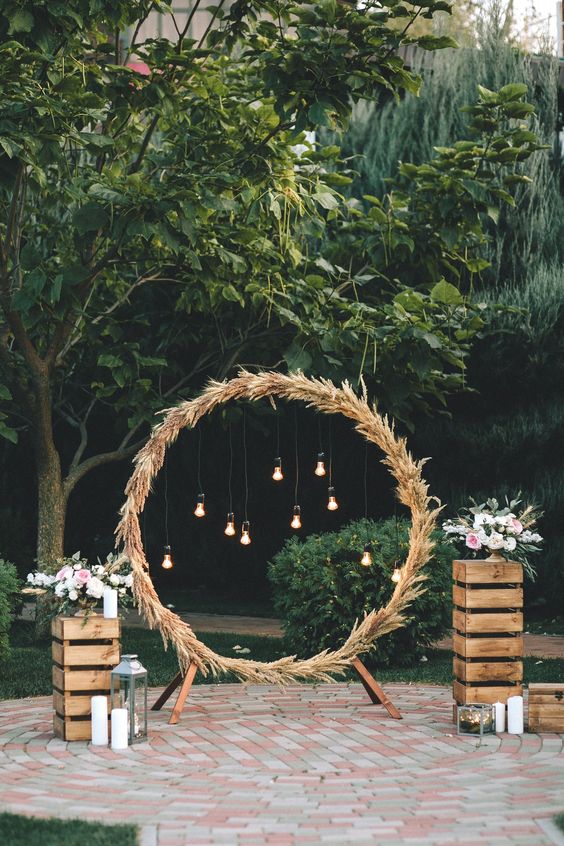 patio arch decor idea