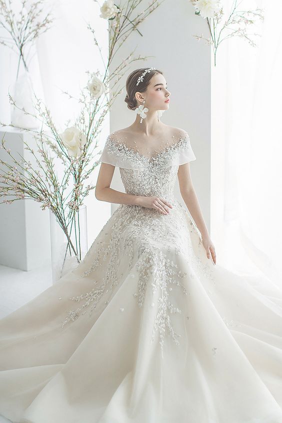 gorgeous garden wedding gown